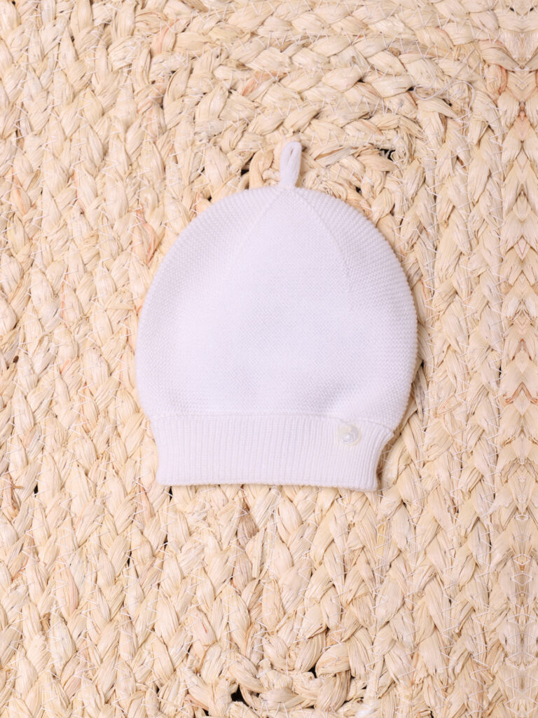 Bonnet tricoté blanc pour bébé en coton biologiq