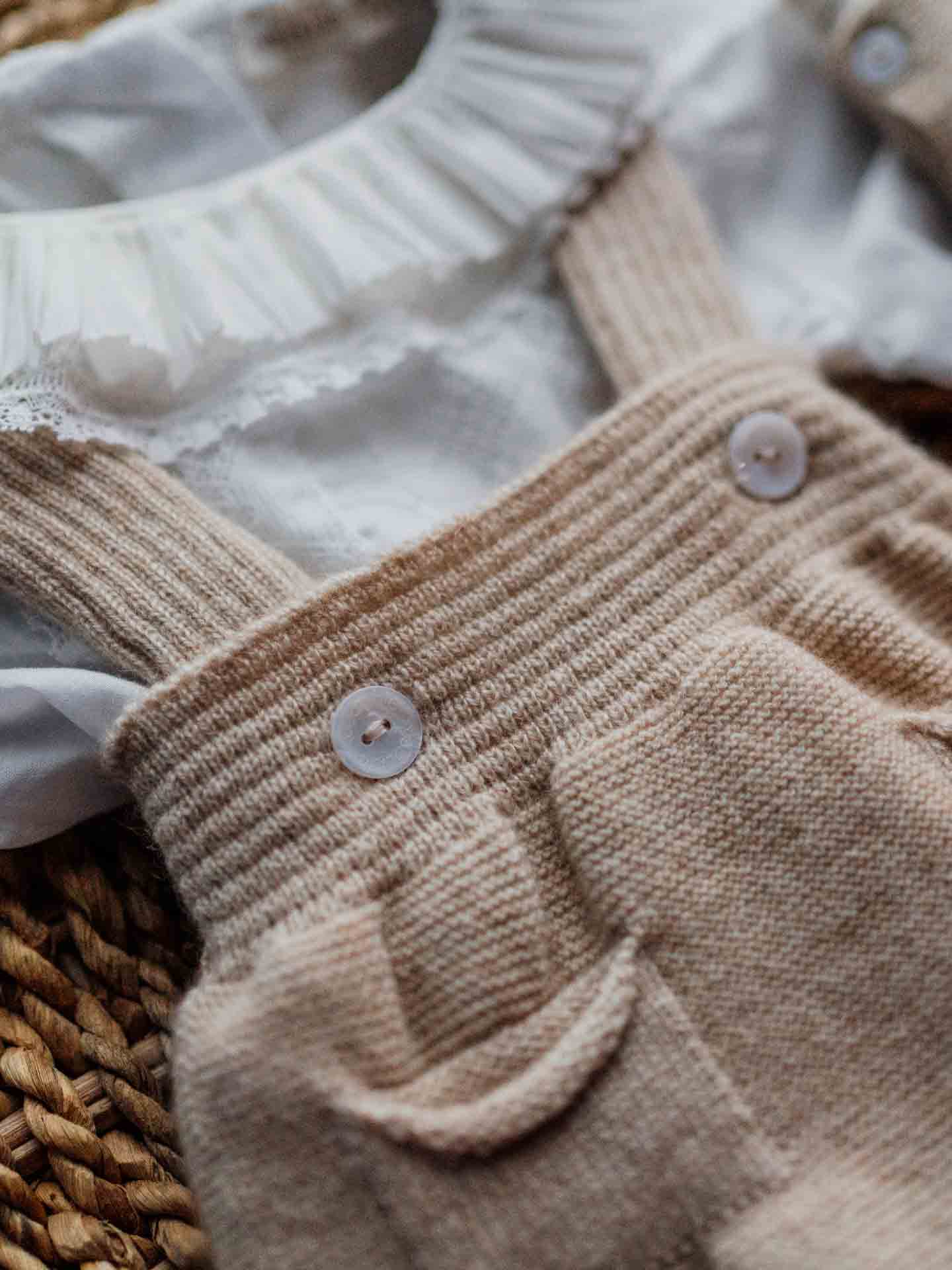 Vêtements bébé de la marque Wedoble tricoté en coton biologique